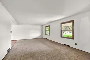 15100 W Glendale Dr, New Berlin, WI 53151 - Photo 5