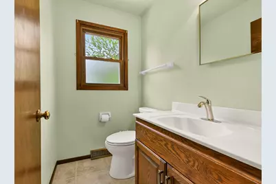 15100 W Glendale Dr, New Berlin, WI 53151 - Photo 17