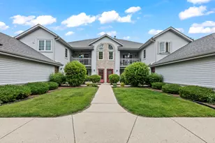 1097 Quinlan Dr Dr, Pewaukee, WI 53072 - Photo 1