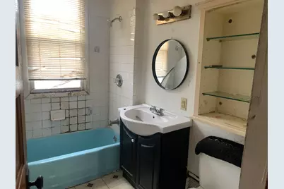 1322 W Hopkins St #1322A, Milwaukee, WI 53206 - Photo 9