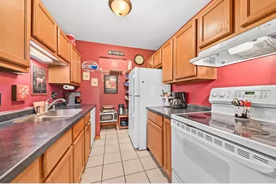 10376 W Whitnall Edge Ct #204, Franklin, WI 53132 - Photo 5