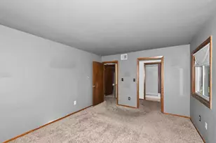 10376 W Whitnall Edge Ct, Franklin, WI 53132 - Photo 17