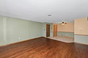 10376 W Whitnall Edge Ct, Franklin, WI 53132 - Photo 7