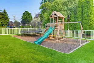 6619 Manchester Dr, Greendale, WI 53129 - Photo 29