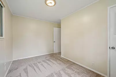 1633  Aldoro Dr, Waukesha, WI 53188 - Photo 31