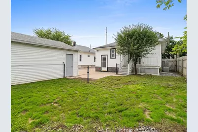 1520  Columbus St, Manitowoc, WI 54220 - Photo 5