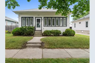 1520  Columbus St, Manitowoc, WI 54220 - Photo 3