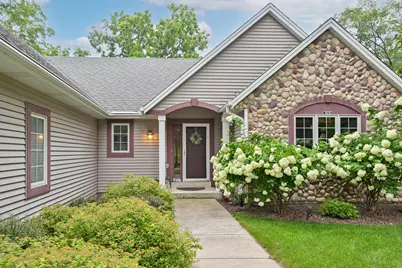 W765  Potters Cir, East Troy, WI 53120 - Photo 37