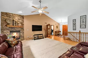 W765 Potters Cir, East Troy, WI 53120 - Photo 9