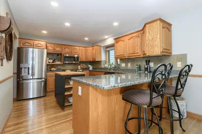 643  Cardiff Dr, Hartland, WI 53029 - Photo 13