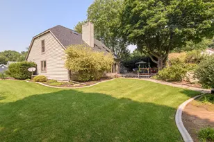 643 Cardiff Dr, Hartland, WI 53029 - Photo 49