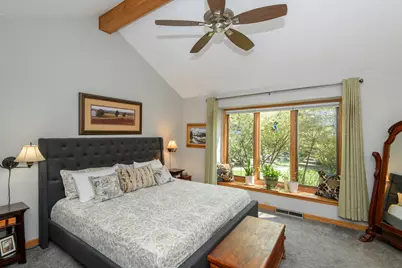 643  Cardiff Dr, Hartland, WI 53029 - Photo 5