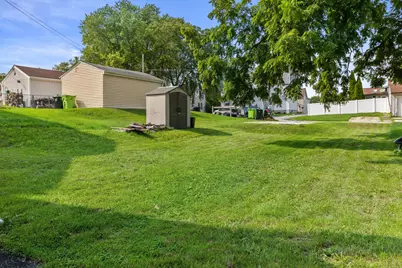 518 E Loos St, Hartford, WI 53027 - Photo 13