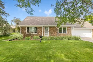 8031 S 59th St, Franklin, WI 53132 - Photo 1