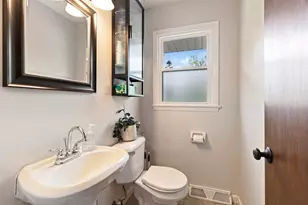 8031 S 59th St, Franklin, WI 53132 - Photo 13