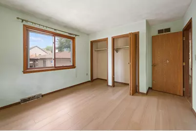 6083 S 20th St, Milwaukee, WI 53221 - Photo 9