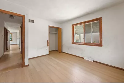 6083 S 20th St, Milwaukee, WI 53221 - Photo 13