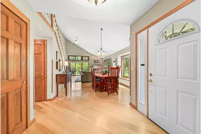 W264N2062  Deer Haven Ct #2, Pewaukee, WI 53072 - Photo 3
