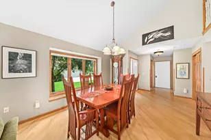 W264N2062 Deer Haven Ct, Pewaukee, WI 53072 - Photo 5