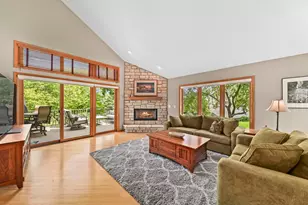 W264N2062 Deer Haven Ct, Pewaukee, WI 53072 - Photo 7