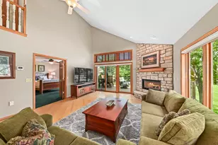 W264N2062 Deer Haven Ct, Pewaukee, WI 53072 - Photo 9