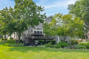 W264N2062 Deer Haven Ct, Pewaukee, WI 53072 - Photo 37
