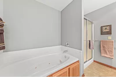 W264N2062  Deer Haven Ct #2, Pewaukee, WI 53072 - Photo 25