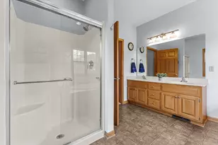 W154S7609 Rain Tree Ct, Muskego, WI 53150 - Photo 15