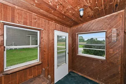 10126 S Judith Pl, Oak Creek, WI 53154 - Photo 15