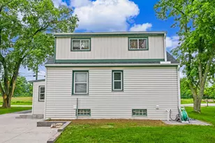 10126 S Judith Pl, Oak Creek, WI 53154 - Photo 37