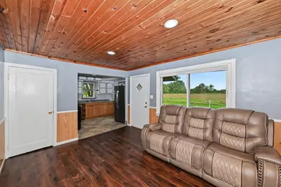 10126 S Judith Pl, Oak Creek, WI 53154 - Photo 5