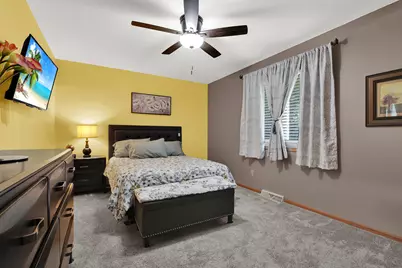 720  Timberline Trl, Hartford, WI 53027 - Photo 13