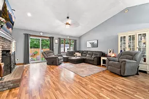 W199N11283 Rosewood Ct, Germantown, WI 53022 - Photo 3