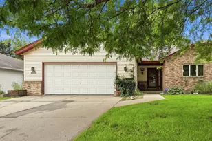 W199N11283 Rosewood Ct, Germantown, WI 53022 - Photo 1