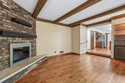 5360 S 43rd St, Greenfield, WI 53220 - Photo 9