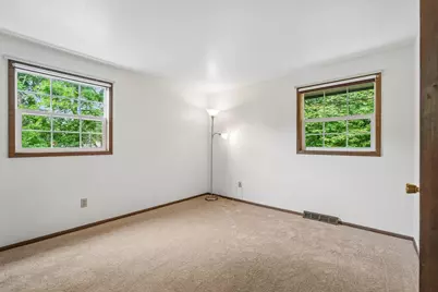 5360 S 43rd St, Greenfield, WI 53220 - Photo 25