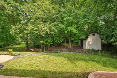 5360 S 43rd St, Greenfield, WI 53220 - Photo 37