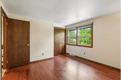 5360 S 43rd St, Greenfield, WI 53220 - Photo 23