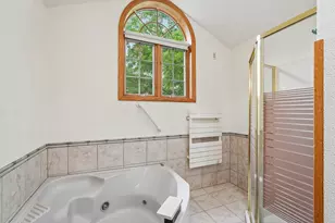 5360 S 43rd St, Greenfield, WI 53220 - Photo 21