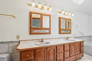 5360 S 43rd St, Greenfield, WI 53220 - Photo 19