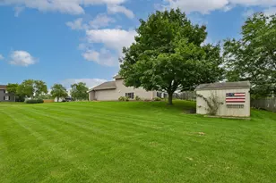 28941 Golden Cir, Racine, WI 53185 - Photo 27