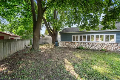 924 N Oakwood Ave, Oconomowoc, WI 53066 - Photo 33