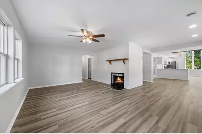924 N Oakwood Ave, Oconomowoc, WI 53066 - Photo 11