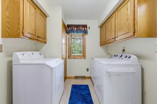 W148N10759 Crabtree Ln, Germantown, WI 53022 - Photo 25