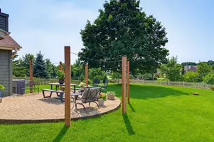 W148N10759 Crabtree Ln, Germantown, WI 53022 - Photo 9