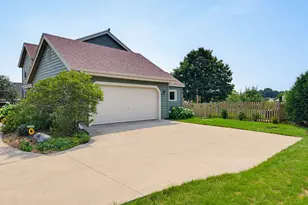 W148N10759 Crabtree Ln, Germantown, WI 53022 - Photo 49