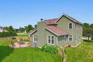 W148N10759 Crabtree Ln, Germantown, WI 53022 - Photo 7