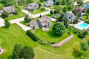 W148N10759 Crabtree Ln, Germantown, WI 53022 - Photo 3