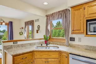 W148N10759 Crabtree Ln, Germantown, WI 53022 - Photo 13