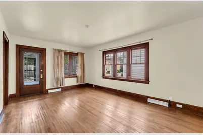 704  Belmont Ave, Racine, WI 53405 - Photo 9